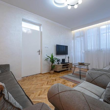 Clock Tower Lux Apartment Ποντγορίτσα Εξωτερικό φωτογραφία