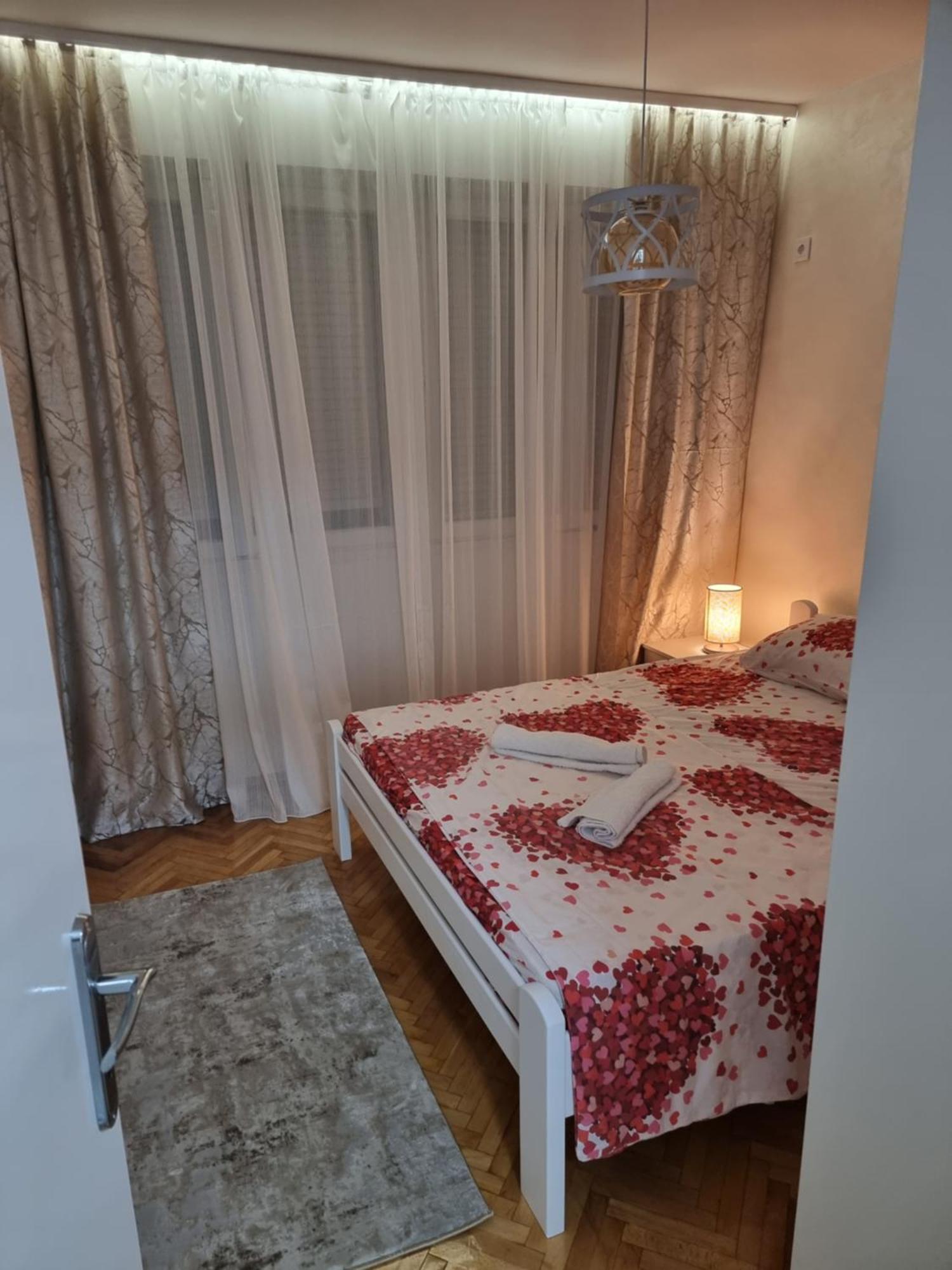 Clock Tower Lux Apartment Ποντγορίτσα Εξωτερικό φωτογραφία